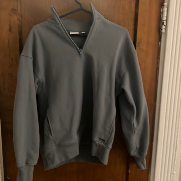 Aritzia women’s blue sweater - Picture 1 of 1